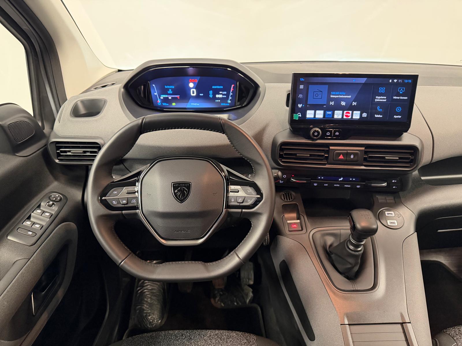 PEUGEOT RIFTER 8